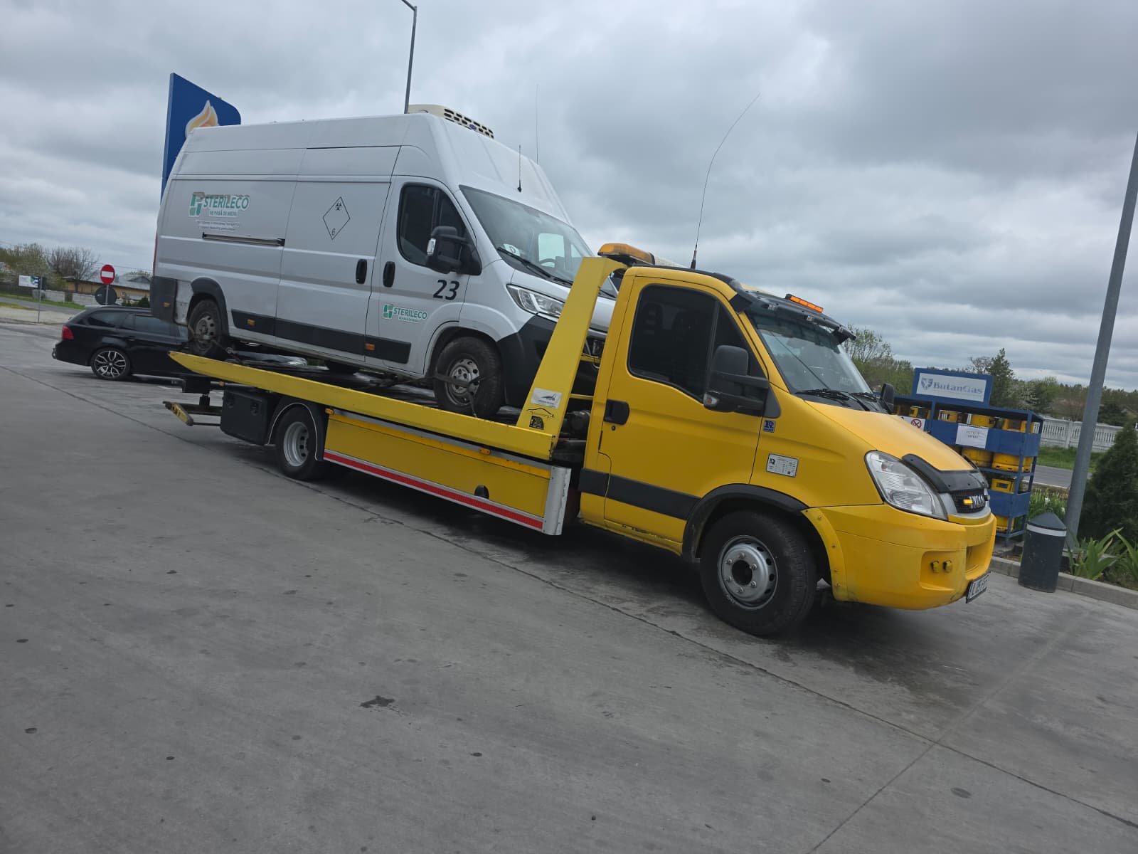 Tractare duba Iveco platforma