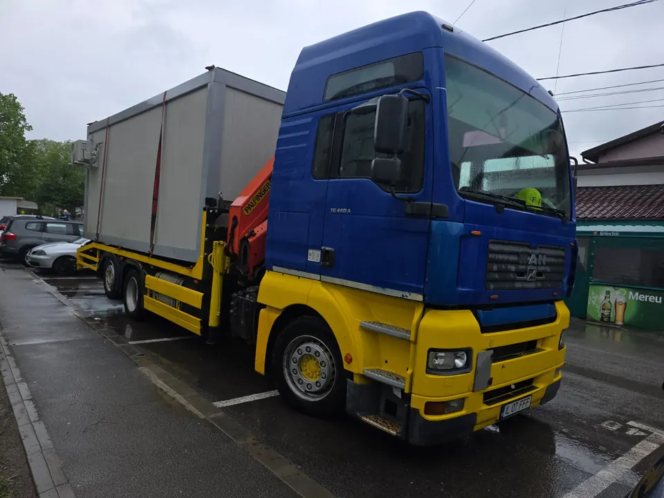 Camion MAN cu macara Palfinger